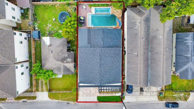 1111 E 27th Street Street, Houston, TX 77009