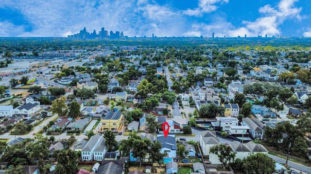 1111 E 27th Street Street, Houston, TX 77009