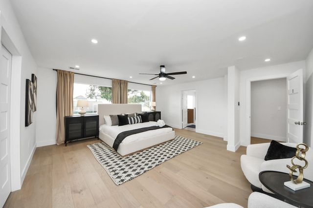 1111 E 27th Street Street, Houston, TX 77009