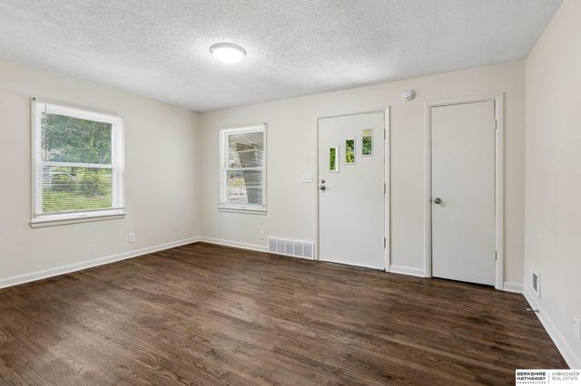 5724 Fontenelle Boulevard, Omaha, NE 68111