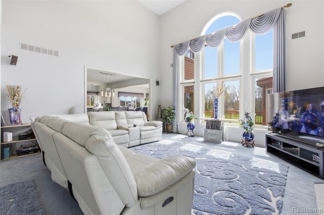 2935 Ivy Hill Drive, Commerce Twp, MI 48382