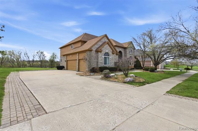 2935 Ivy Hill Drive, Commerce Twp, MI 48382