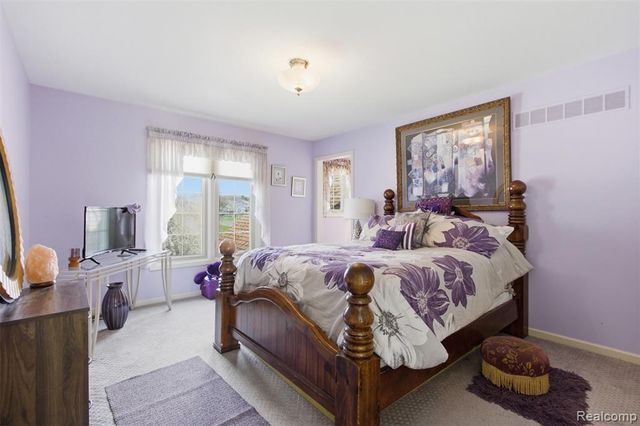 2935 Ivy Hill Drive, Commerce Twp, MI 48382