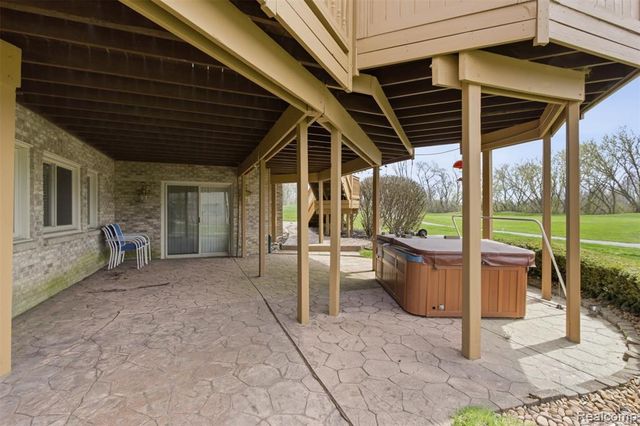 2935 Ivy Hill Drive, Commerce Twp, MI 48382