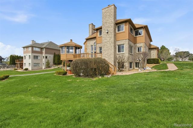 2935 Ivy Hill Drive, Commerce Twp, MI 48382