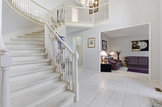 2935 Ivy Hill Drive, Commerce Twp, MI 48382