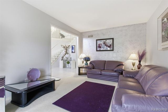 2935 Ivy Hill Drive, Commerce Twp, MI 48382
