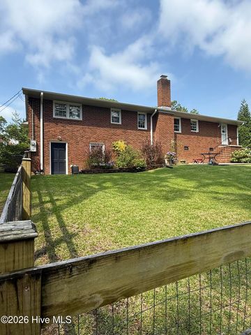 402 Stacy Avenue, Hamlet, NC 28345