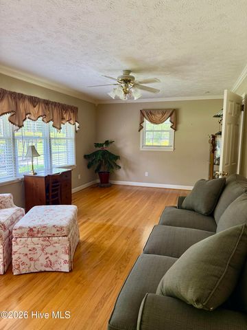 402 Stacy Avenue, Hamlet, NC 28345