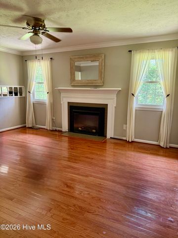 402 Stacy Avenue, Hamlet, NC 28345