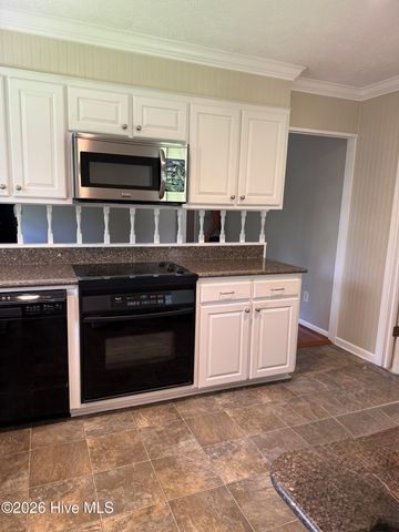 402 Stacy Avenue, Hamlet, NC 28345