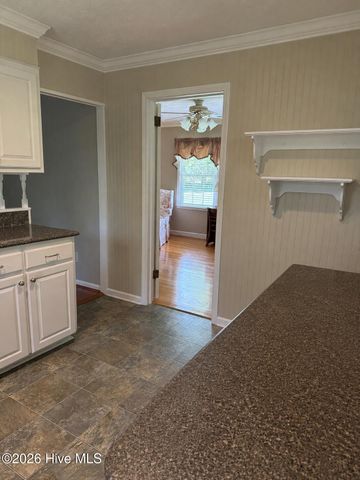 402 Stacy Avenue, Hamlet, NC 28345