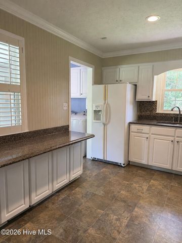 402 Stacy Avenue, Hamlet, NC 28345