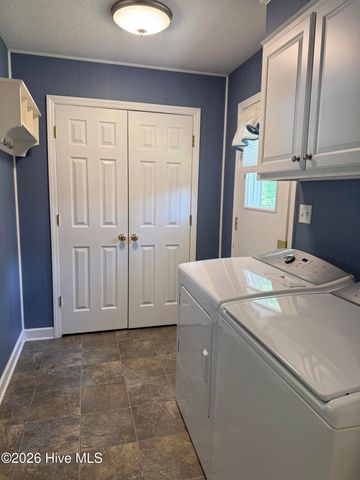 402 Stacy Avenue, Hamlet, NC 28345