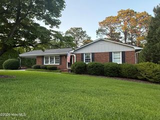 402 Stacy Avenue, Hamlet, NC 28345