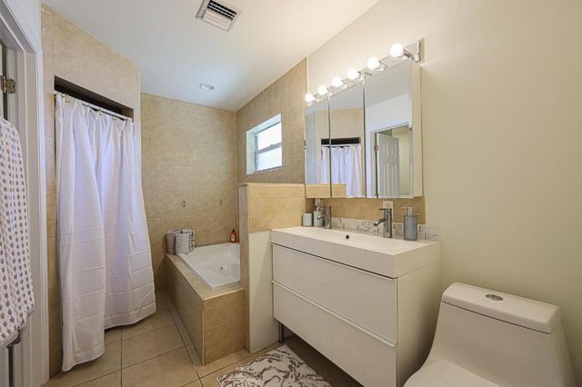 384 NW 23rd Street, Boca Raton, FL 33431