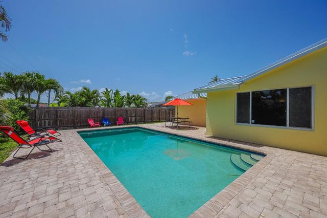 384 NW 23rd Street, Boca Raton, FL 33431