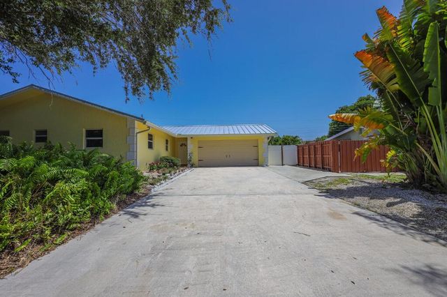 384 NW 23rd Street, Boca Raton, FL 33431