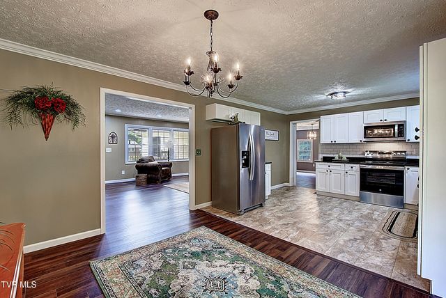 195 Fitzsimmons Hill Road, Elizabethton, TN 37643