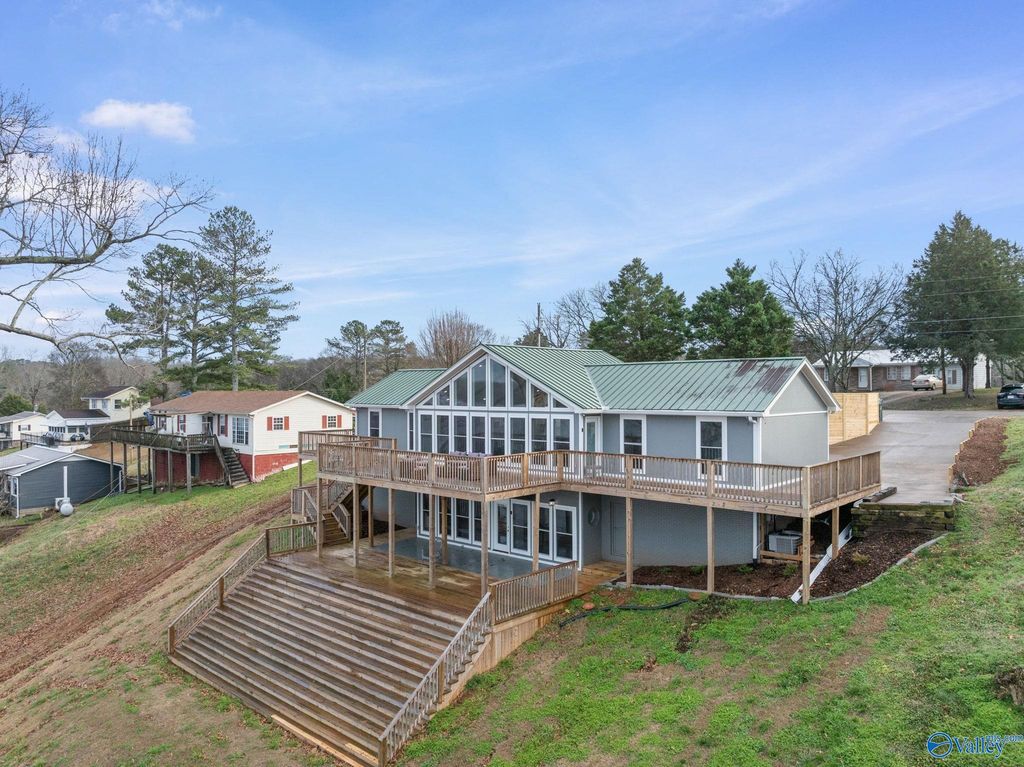 435 Carter Drive, Tuscumbia, AL 35674