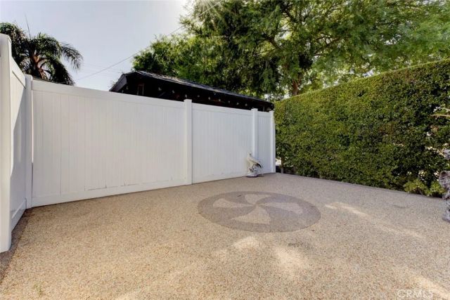 1953 Glenwood Road A, Glendale, CA 91201