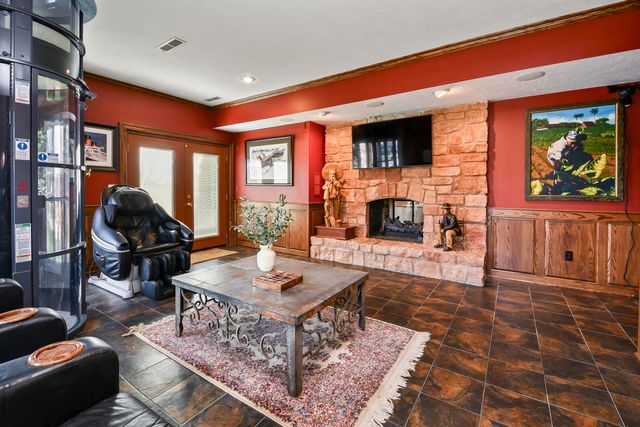 5575 S Castlebay Drive, Springfield, MO 65809