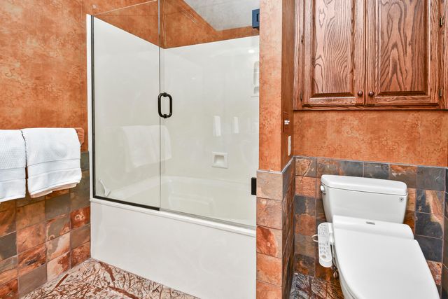 5575 S Castlebay Drive, Springfield, MO 65809