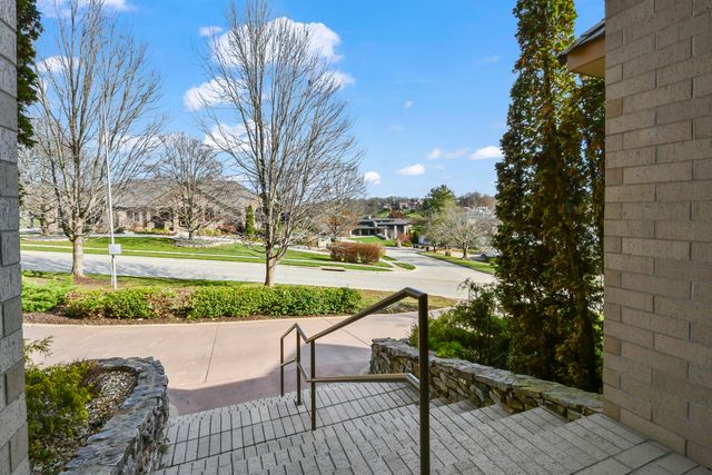 5575 S Castlebay Drive, Springfield, MO 65809