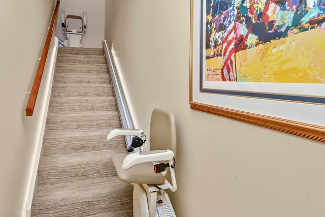 5575 S Castlebay Drive, Springfield, MO 65809