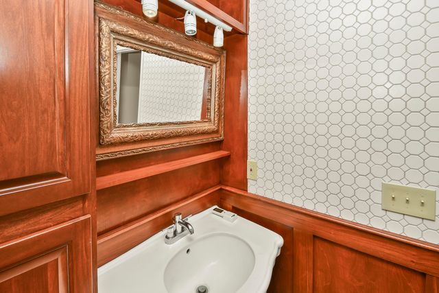 5575 S Castlebay Drive, Springfield, MO 65809