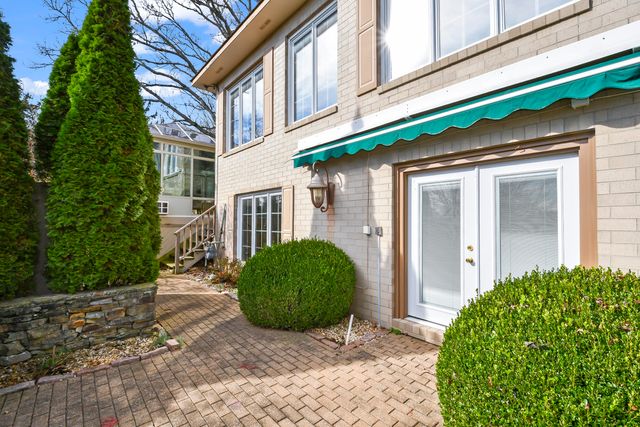 5575 S Castlebay Drive, Springfield, MO 65809