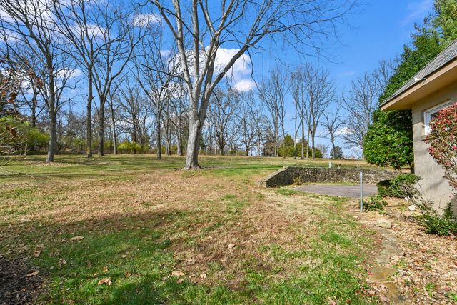 5575 S Castlebay Drive, Springfield, MO 65809