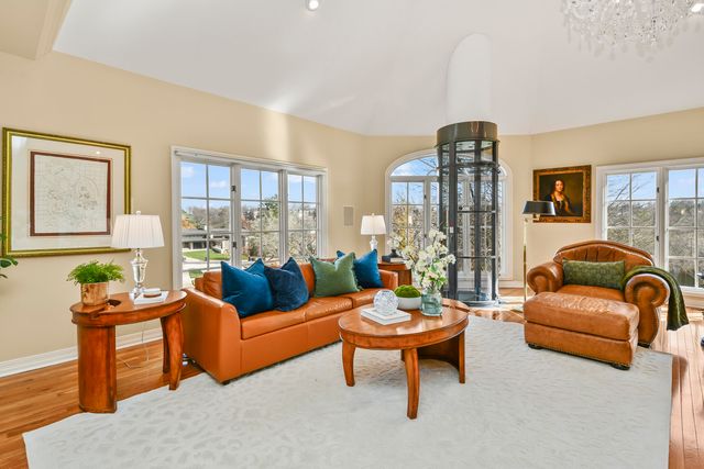 5575 S Castlebay Drive, Springfield, MO 65809