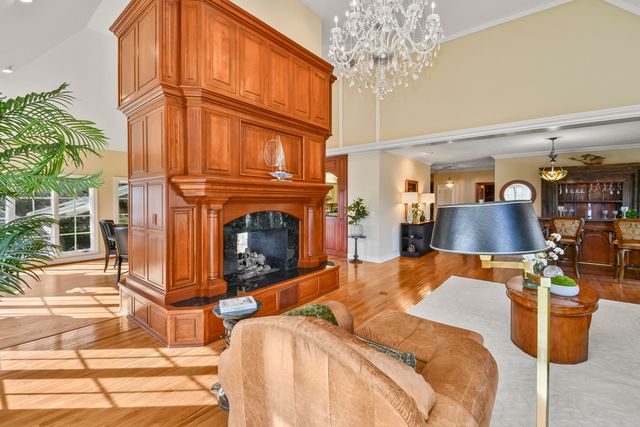 5575 S Castlebay Drive, Springfield, MO 65809