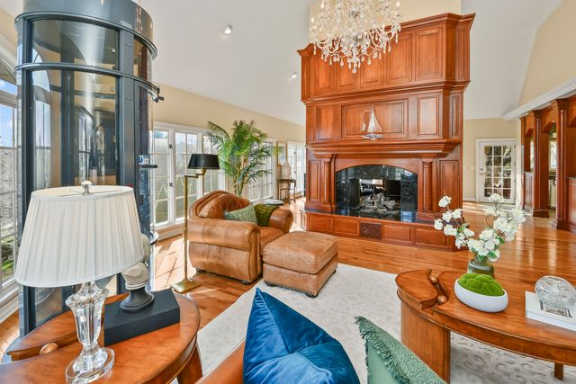 5575 S Castlebay Drive, Springfield, MO 65809