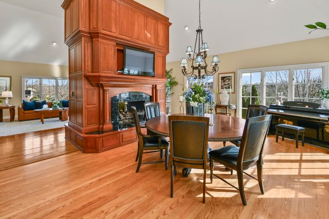 5575 S Castlebay Drive, Springfield, MO 65809