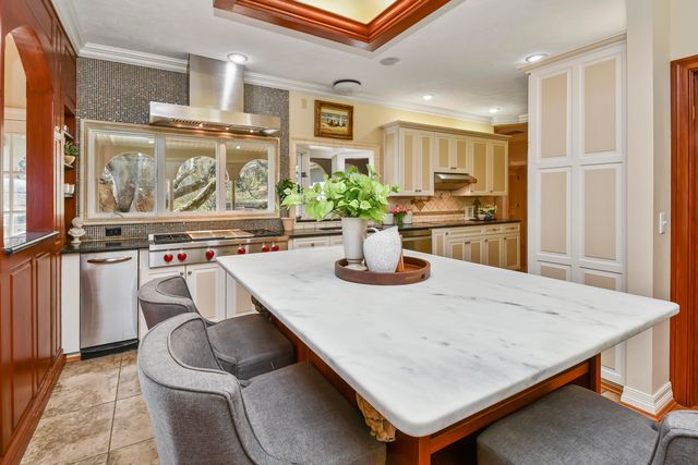 5575 S Castlebay Drive, Springfield, MO 65809