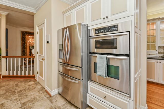 5575 S Castlebay Drive, Springfield, MO 65809