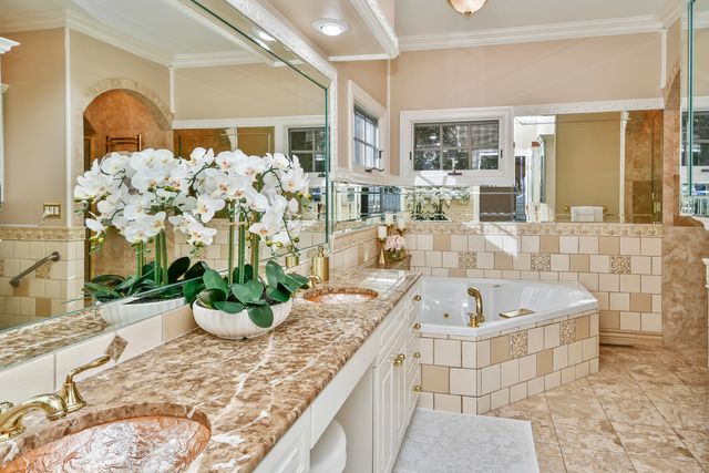 5575 S Castlebay Drive, Springfield, MO 65809