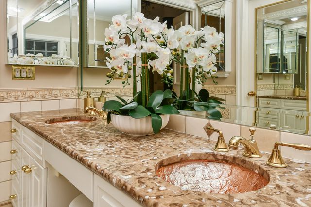 5575 S Castlebay Drive, Springfield, MO 65809