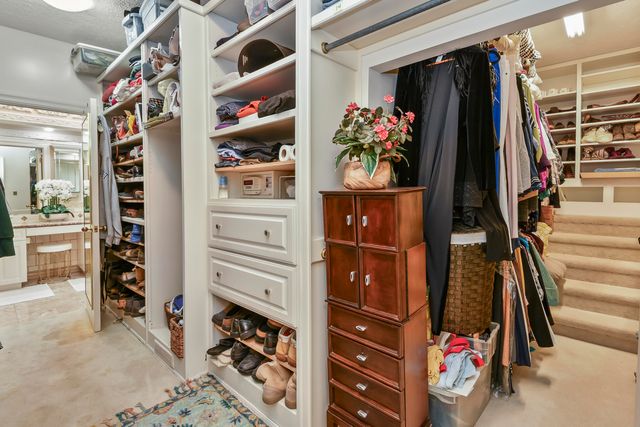 5575 S Castlebay Drive, Springfield, MO 65809