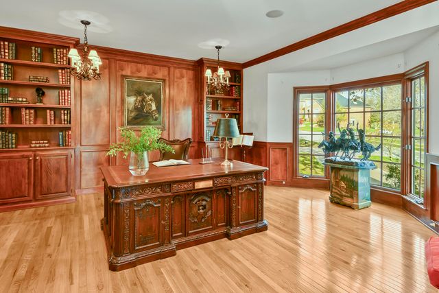 5575 S Castlebay Drive, Springfield, MO 65809