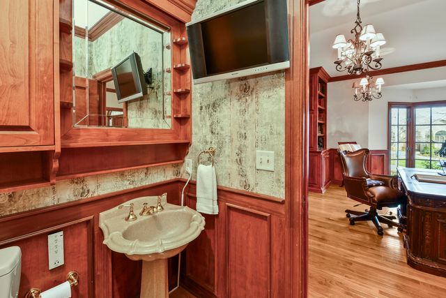 5575 S Castlebay Drive, Springfield, MO 65809