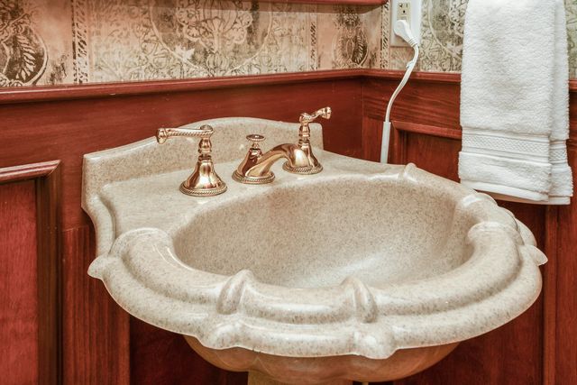 5575 S Castlebay Drive, Springfield, MO 65809