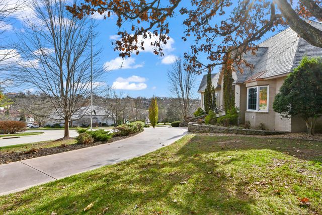 5575 S Castlebay Drive, Springfield, MO 65809