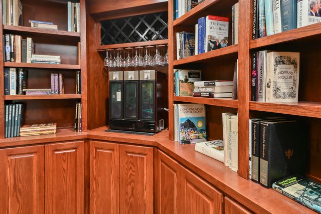 5575 S Castlebay Drive, Springfield, MO 65809