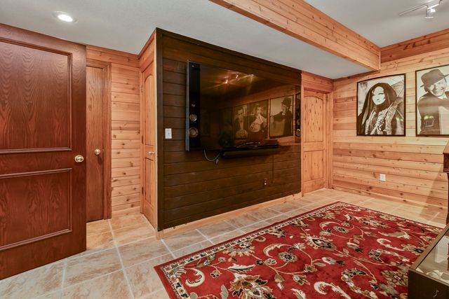 5575 S Castlebay Drive, Springfield, MO 65809