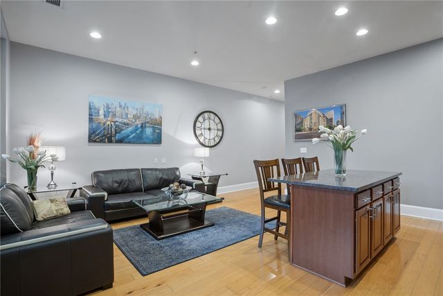 301 5th Avenue 511, Downtown Pgh, PA 15222