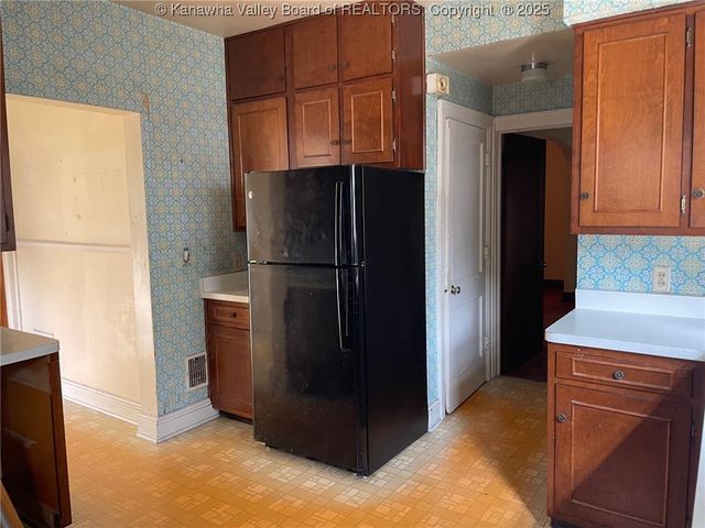 4008 Staunton Avenue Se, Charleston, WV 25304