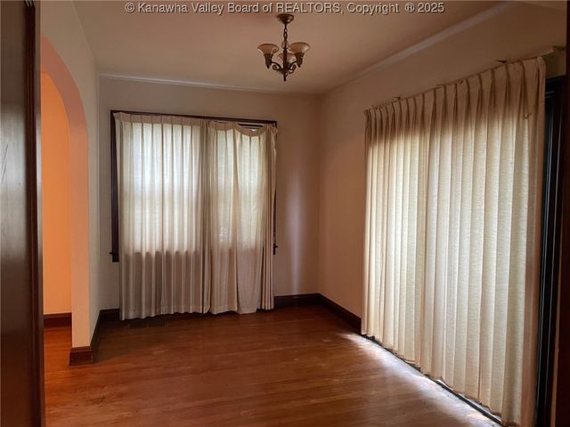 4008 Staunton Avenue Se, Charleston, WV 25304